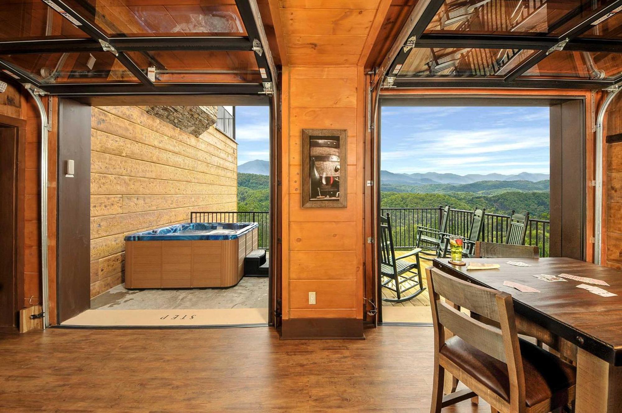 Skyview Mansion:13Bdrm, 17Bath, Sleeps 70, Indoor Pool, Amazing Views Villa พิเจนฟอร์จ ภายนอก รูปภาพ